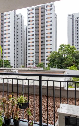 Apartamento à venda com 54m², 2 quartos e 1 vaga Apartamento à venda com 54m², 2 quartos e 1 vagaVaranda