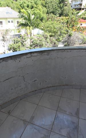 Casa de condomínio à venda com 206m², 4 quartos e 3 vagasQuarto 3 - Varanda