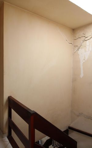 Casa de condomínio à venda com 206m², 4 quartos e 3 vagasEscada