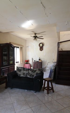 Casa de condomínio à venda com 206m², 4 quartos e 3 vagasSala