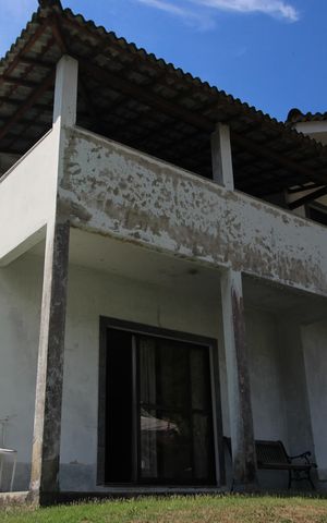 Casa de condomínio à venda com 206m², 4 quartos e 3 vagasFrente