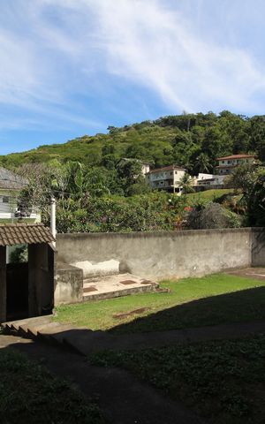 Casa de condomínio à venda com 206m², 4 quartos e 3 vagasQuintal