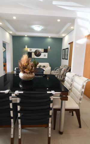 Casa à venda com 190m², 3 quartos e 2 vagasSala