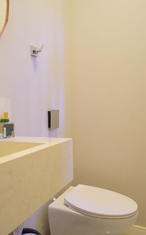 Casa à venda com 292m², 4 quartos e 4 vagasLavabo