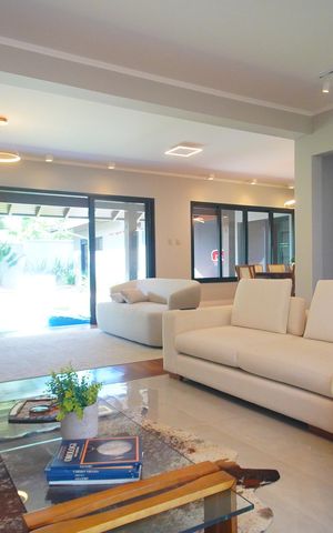Casa à venda com 292m², 4 quartos e 4 vagasSala