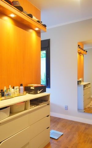 Casa à venda com 292m², 4 quartos e 4 vagasCloset da suíte