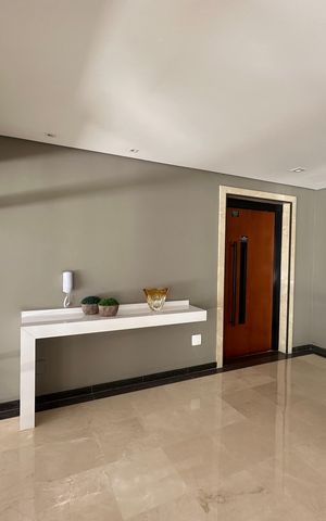 Apartamento à venda com 164m², 3 quartos e 2 vagasHall de entrada