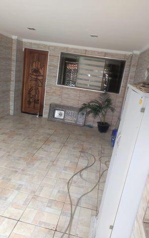 Casa à venda com 180m², 2 quartos e 1 vaga