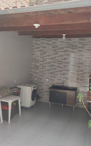 Casa à venda com 180m², 2 quartos e 1 vaga