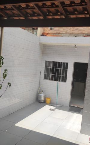 Casa à venda com 180m², 2 quartos e 1 vaga