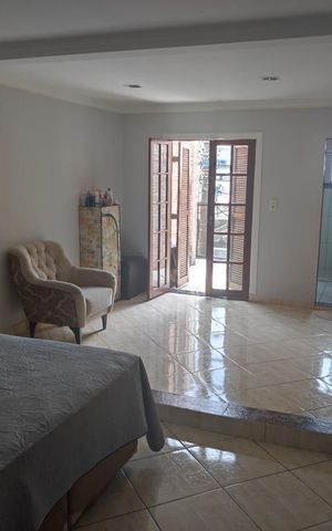 Casa à venda com 180m², 2 quartos e 1 vaga