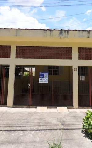 Casa à venda com 350m², 5 quartos e 3 vagasFachada