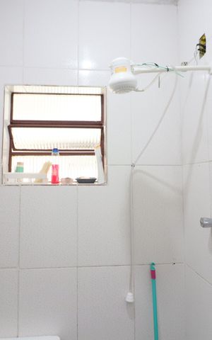 Casa à venda com 350m², 5 quartos e 3 vagasBanheiro 2