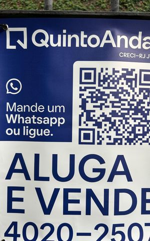 Casa à venda com 326m², 6 quartos e 3 vagas Casa à venda com 326m², 6 quartos e 3 vagasPlaquinha