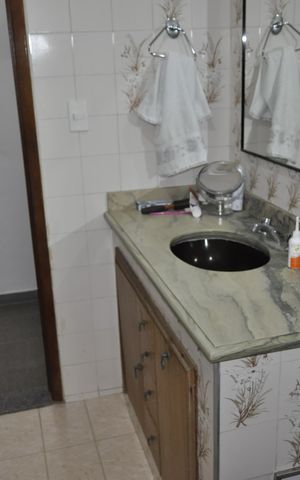 Casa à venda com 326m², 6 quartos e 3 vagasBanheiro Social