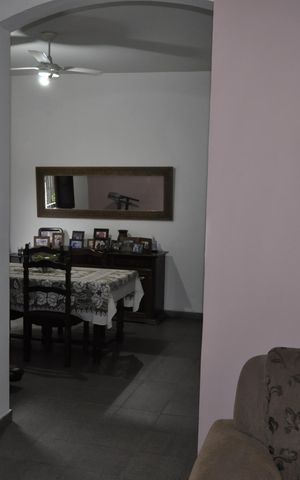 Casa à venda com 326m², 6 quartos e 3 vagasSala