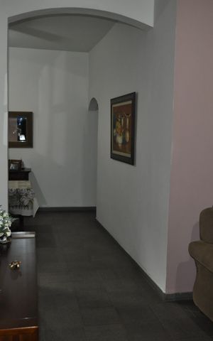 Casa à venda com 326m², 6 quartos e 3 vagasSala