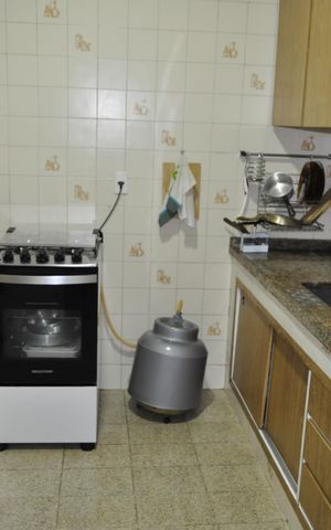 Casa à venda com 326m², 6 quartos e 3 vagasCozinha 