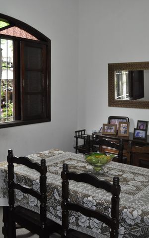 Casa à venda com 326m², 6 quartos e 3 vagasSala