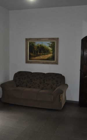 Casa à venda com 326m², 6 quartos e 3 vagasSala