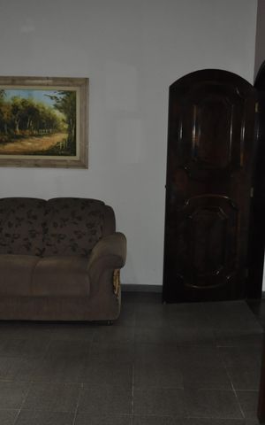 Casa à venda com 326m², 6 quartos e 3 vagasSala