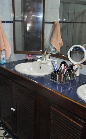 Casa à venda com 326m², 6 quartos e 3 vagasBanheiro Suíte 