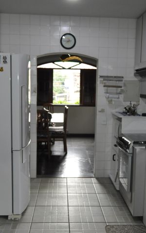Casa à venda com 326m², 6 quartos e 3 vagasCozinha 2