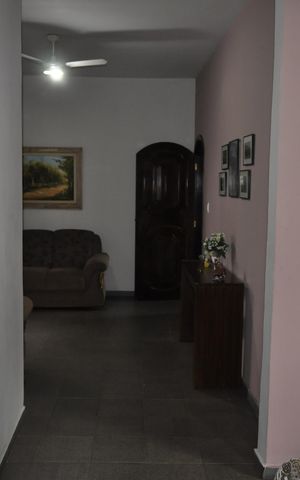 Casa à venda com 326m², 6 quartos e 3 vagasSala