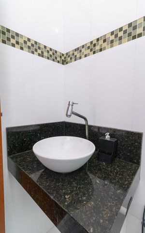 Casa para alugar com 100m², 3 quartos e 3 vagasBanheiro da Suíte