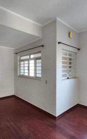 Casa para alugar com 185m², 2 quartos e 2 vagas Casa para alugar com 185m², 2 quartos e 2 vagasSala