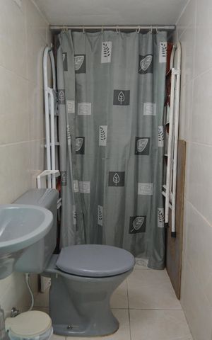 Casa à venda com 290m², 3 quartos e 3 vagasBanheiro de serviço