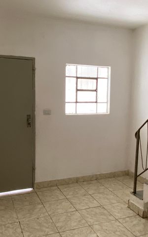 Casa para alugar com 50m², 2 quartos e sem vaga Casa para alugar com 50m², 2 quartos e sem vagaSala