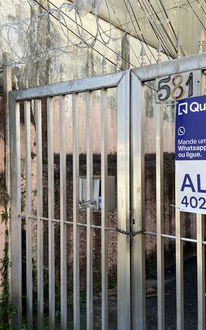 Casa para alugar com 50m², 2 quartos e sem vaga Casa para alugar com 50m², 2 quartos e sem vagaFachada