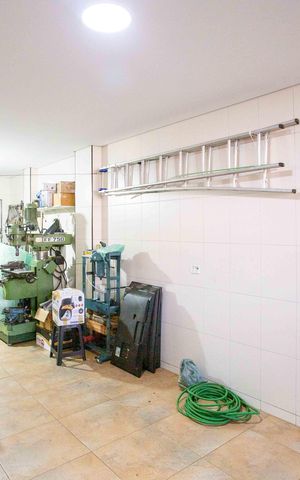 Casa à venda com 200m², 3 quartos e 4 vagasSalâo