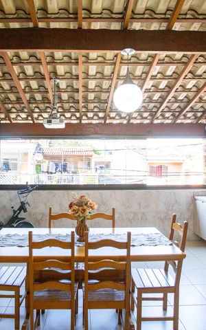 Casa à venda com 200m², 3 quartos e 4 vagasVaranda gourmet