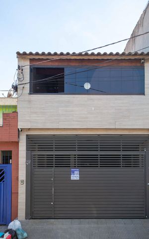 Casa à venda com 200m², 3 quartos e 4 vagasFachada