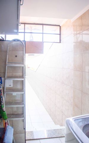 Casa à venda com 200m², 3 quartos e 4 vagasÁrea de Serviço