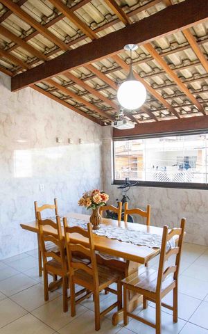 Casa à venda com 200m², 3 quartos e 4 vagasVaranda gourmet