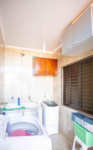 Casa à venda com 200m², 3 quartos e 4 vagasÁrea de Serviço