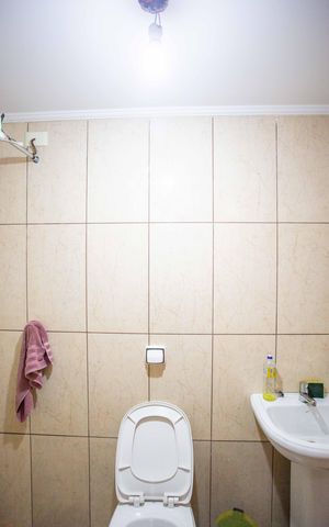 Casa à venda com 200m², 3 quartos e 4 vagasBanheiro de serviço