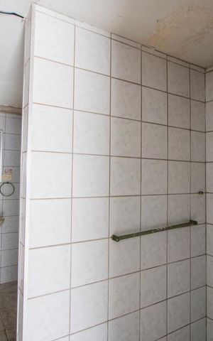 Casa à venda com 193m², 3 quartos e 6 vagas Casa à venda com 193m², 3 quartos e 6 vagasBanheiro de serviço