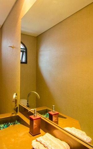 Casa à venda com 193m², 3 quartos e 6 vagas Casa à venda com 193m², 3 quartos e 6 vagasLavabo