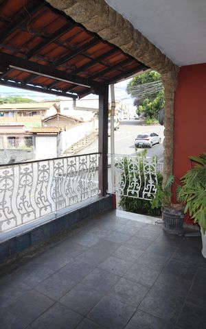 Casa à venda com 400m², 5 quartos e 3 vagasVaranda