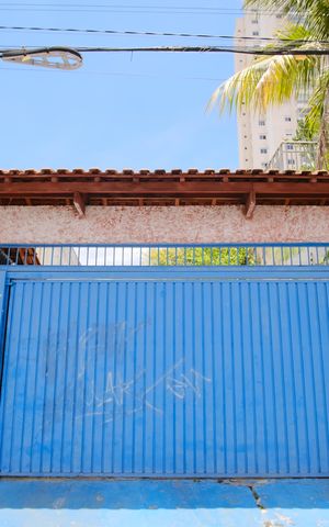 Casa à venda com 450m², 7 quartos e 6 vagasFachada