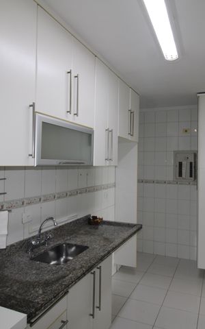 Apartamento para alugar com 112m², 2 quartos e 2 vagasCozinha