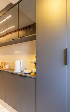 Apartamento à venda com 83m², 3 quartos e 2 vagas Apartamento à venda com 83m², 3 quartos e 2 vagasÁrea de Serviço