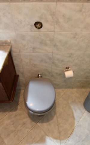 Casa à venda com 252m², 2 quartos e 2 vagasBanheiro