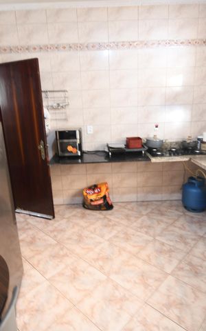 Casa à venda com 252m², 2 quartos e 2 vagasCozinha