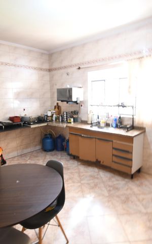 Casa à venda com 252m², 2 quartos e 2 vagasCozinha