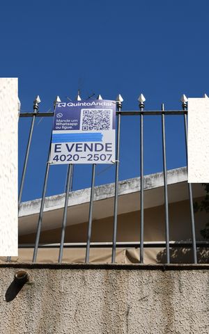 Casa à venda com 252m², 2 quartos e 2 vagasPlaca